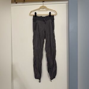 Lululemon Women’s Mid Rise Swift 28in Gray Joggers